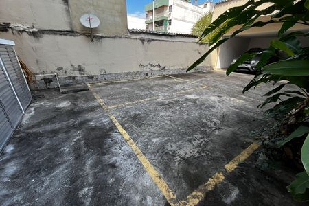 Casa à venda com 317m², 6 quartos e 2 vagas Casa à venda com 317m², 6 quartos e 2 vagasGaragem