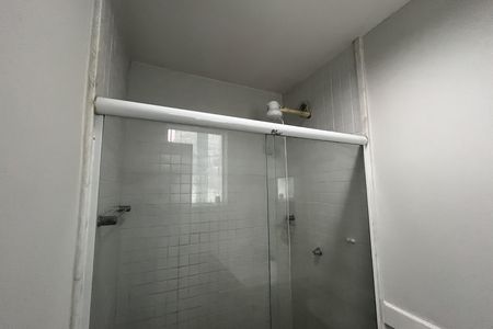 Casa à venda com 317m², 6 quartos e 2 vagas Casa à venda com 317m², 6 quartos e 2 vagasBanheiro 1