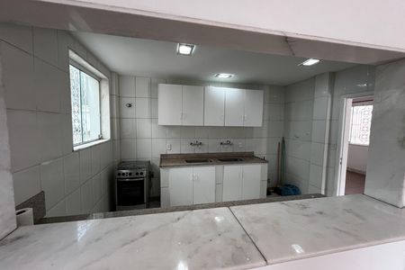 Casa à venda com 317m², 6 quartos e 2 vagas Casa à venda com 317m², 6 quartos e 2 vagasCozinha
