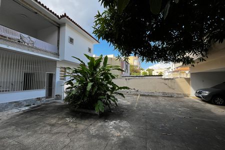 Casa à venda com 317m², 6 quartos e 2 vagas Casa à venda com 317m², 6 quartos e 2 vagasGaragem