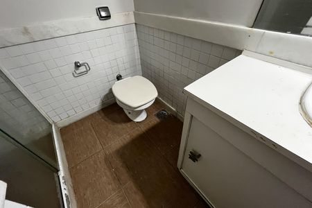 Casa à venda com 317m², 6 quartos e 2 vagas Casa à venda com 317m², 6 quartos e 2 vagasBanheiro Suíte 4