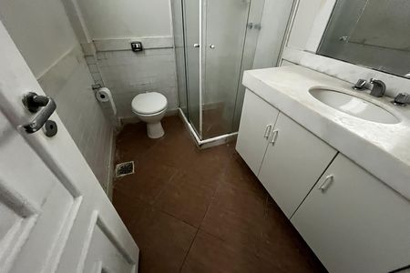 Casa à venda com 317m², 6 quartos e 2 vagas Casa à venda com 317m², 6 quartos e 2 vagasBanheiro Suíte 3