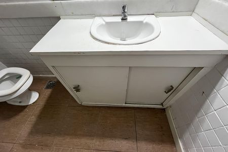 Casa à venda com 317m², 6 quartos e 2 vagas Casa à venda com 317m², 6 quartos e 2 vagasBanheiro Suíte 4