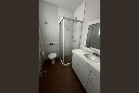 Casa à venda com 317m², 6 quartos e 2 vagas Casa à venda com 317m², 6 quartos e 2 vagasBanheiro Suíte 3