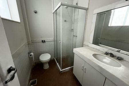Casa à venda com 317m², 6 quartos e 2 vagas Casa à venda com 317m², 6 quartos e 2 vagasBanheiro Suíte 3