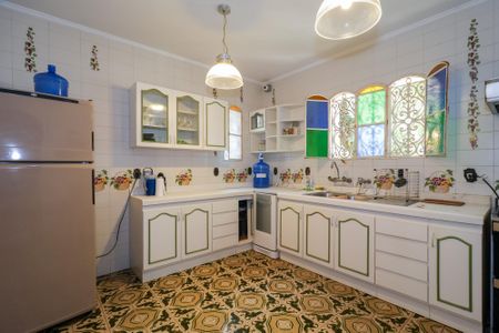 Casa para alugar com 350m², 6 quartos e 4 vagas Casa para alugar com 350m², 6 quartos e 4 vagasCozinha