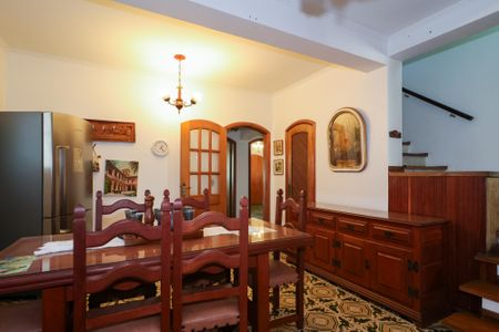 Casa para alugar com 350m², 6 quartos e 4 vagas Casa para alugar com 350m², 6 quartos e 4 vagasSala de Jantar