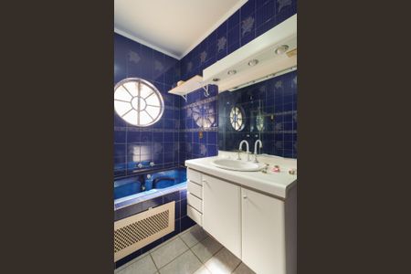 Casa para alugar com 350m², 6 quartos e 4 vagas Casa para alugar com 350m², 6 quartos e 4 vagasBanheiro da Suíte 3