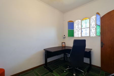 Casa para alugar com 350m², 6 quartos e 4 vagas Casa para alugar com 350m², 6 quartos e 4 vagasEscritorio 2