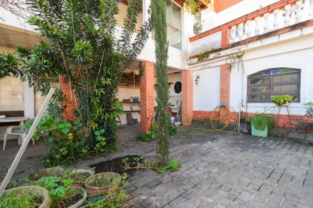 Casa para alugar com 350m², 6 quartos e 4 vagas Casa para alugar com 350m², 6 quartos e 4 vagasÁrea externa