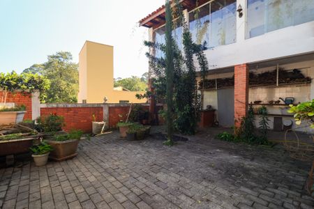Casa para alugar com 350m², 6 quartos e 4 vagas Casa para alugar com 350m², 6 quartos e 4 vagasÁrea externa