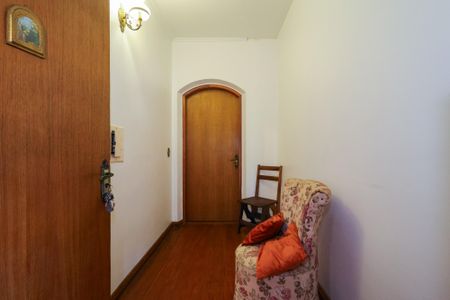 Casa para alugar com 350m², 6 quartos e 4 vagas Casa para alugar com 350m², 6 quartos e 4 vagasCorredor Escritorio