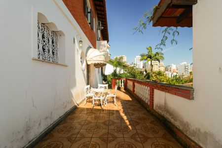 Casa para alugar com 350m², 6 quartos e 4 vagas Casa para alugar com 350m², 6 quartos e 4 vagasÁrea externa
