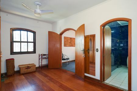 Casa para alugar com 350m², 6 quartos e 4 vagas Casa para alugar com 350m², 6 quartos e 4 vagasSuíte 3