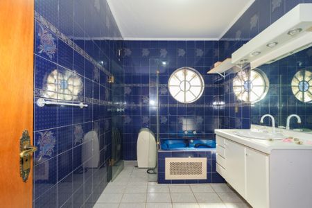 Casa para alugar com 350m², 6 quartos e 4 vagas Casa para alugar com 350m², 6 quartos e 4 vagasBanheiro da Suíte 3