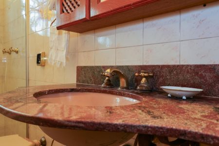 Casa para alugar com 350m², 6 quartos e 4 vagas Casa para alugar com 350m², 6 quartos e 4 vagasBanheiro da Suíte 4