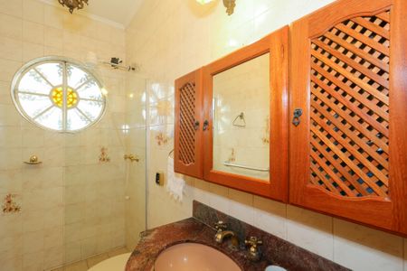 Casa para alugar com 350m², 6 quartos e 4 vagas Casa para alugar com 350m², 6 quartos e 4 vagasBanheiro da Suíte 4