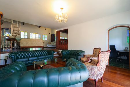 Casa para alugar com 350m², 6 quartos e 4 vagas Casa para alugar com 350m², 6 quartos e 4 vagasSala