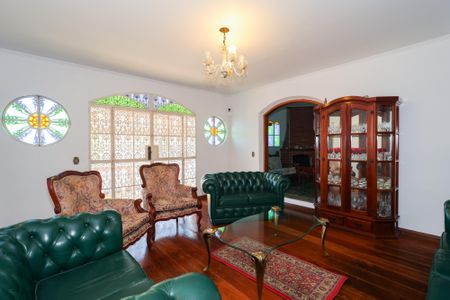 Casa para alugar com 350m², 6 quartos e 4 vagas Casa para alugar com 350m², 6 quartos e 4 vagasSala