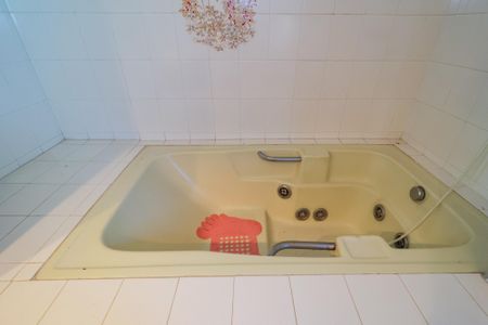 Casa para alugar com 350m², 6 quartos e 4 vagas Casa para alugar com 350m², 6 quartos e 4 vagasBanheiro da Suíte 1