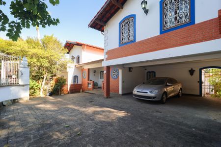 Casa para alugar com 350m², 6 quartos e 4 vagas Casa para alugar com 350m², 6 quartos e 4 vagasGaragem