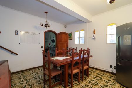 Casa para alugar com 350m², 6 quartos e 4 vagas Casa para alugar com 350m², 6 quartos e 4 vagasSala de Jantar