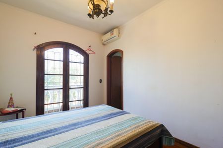 Casa para alugar com 350m², 6 quartos e 4 vagas Casa para alugar com 350m², 6 quartos e 4 vagasSuíte 2