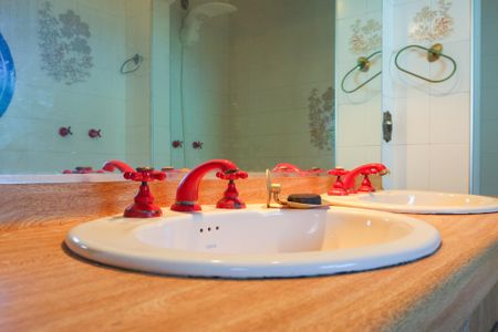 Casa para alugar com 350m², 6 quartos e 4 vagas Casa para alugar com 350m², 6 quartos e 4 vagasBanheiro da Suíte 1