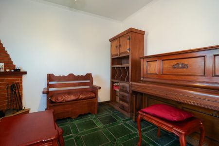 Casa para alugar com 350m², 6 quartos e 4 vagas Casa para alugar com 350m², 6 quartos e 4 vagasSala 2