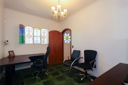 Casa para alugar com 350m², 6 quartos e 4 vagas Casa para alugar com 350m², 6 quartos e 4 vagasEscritorio 2