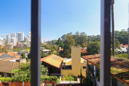 Casa para alugar com 350m², 6 quartos e 4 vagas Casa para alugar com 350m², 6 quartos e 4 vagasVista da Suíte 3