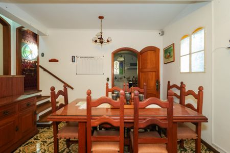 Casa para alugar com 350m², 6 quartos e 4 vagas Casa para alugar com 350m², 6 quartos e 4 vagasSala de Jantar