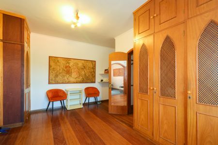 Casa para alugar com 350m², 6 quartos e 4 vagas Casa para alugar com 350m², 6 quartos e 4 vagasSuíte 3