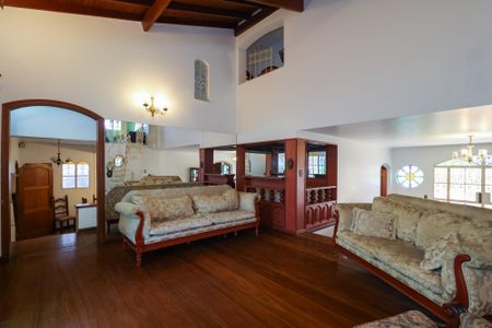 Casa para alugar com 350m², 6 quartos e 4 vagas Casa para alugar com 350m², 6 quartos e 4 vagasSala