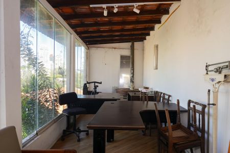 Casa para alugar com 350m², 6 quartos e 4 vagas Casa para alugar com 350m², 6 quartos e 4 vagasÁrea externa