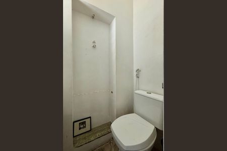 Casa à venda com 293m², 6 quartos e sem vaga Casa à venda com 293m², 6 quartos e sem vagaLavabo