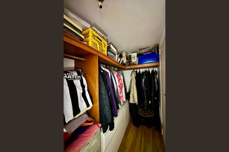 Casa à venda com 293m², 6 quartos e sem vaga Casa à venda com 293m², 6 quartos e sem vagaSuíte 2 - closet