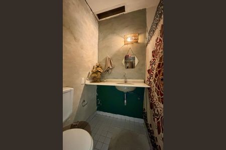 Casa à venda com 293m², 6 quartos e sem vaga Casa à venda com 293m², 6 quartos e sem vagaBanheiro social 2