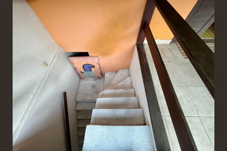 Casa à venda com 293m², 6 quartos e sem vaga Casa à venda com 293m², 6 quartos e sem vagaCobertura - escada