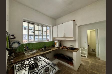 Casa à venda com 293m², 6 quartos e sem vaga Casa à venda com 293m², 6 quartos e sem vagaCozinha 2