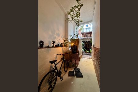 Casa à venda com 293m², 6 quartos e sem vaga Casa à venda com 293m², 6 quartos e sem vagaCorredor Externo