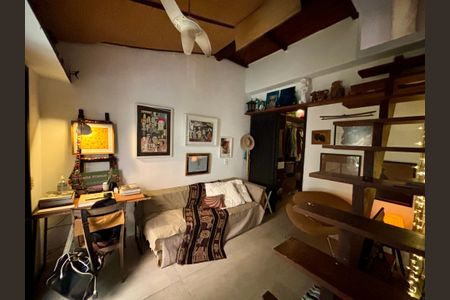 Casa à venda com 293m², 6 quartos e sem vaga Casa à venda com 293m², 6 quartos e sem vagaEscritório