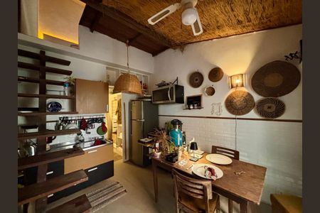 Casa à venda com 293m², 6 quartos e sem vaga Casa à venda com 293m², 6 quartos e sem vagaCozinha 1