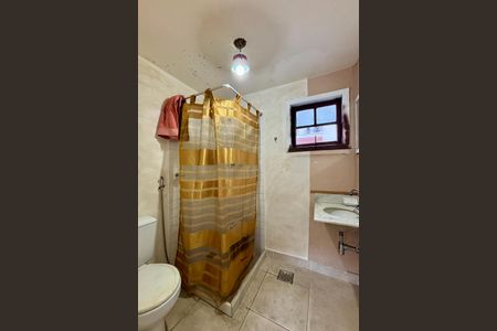 Casa à venda com 293m², 6 quartos e sem vaga Casa à venda com 293m², 6 quartos e sem vagaCobertura - banheiro