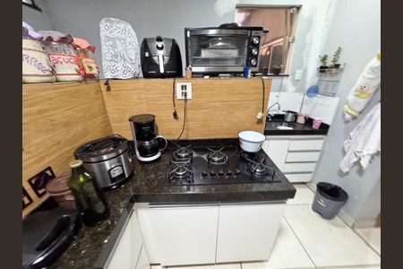 Casa à venda com 80m², 4 quartos e 2 vagasCozinha