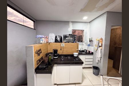 Casa à venda com 80m², 4 quartos e 2 vagasCozinha