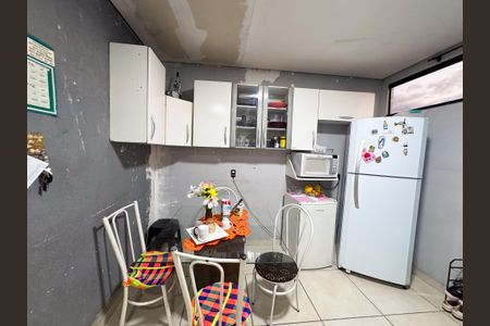 Casa à venda com 80m², 4 quartos e 2 vagasCozinha