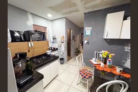 Casa à venda com 80m², 4 quartos e 2 vagasCozinha