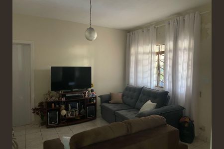 Casa à venda com 240m², 3 quartos e 4 vagas Casa à venda com 240m², 3 quartos e 4 vagasSala