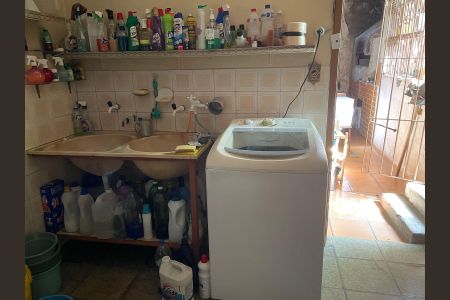 Casa à venda com 240m², 3 quartos e 4 vagas